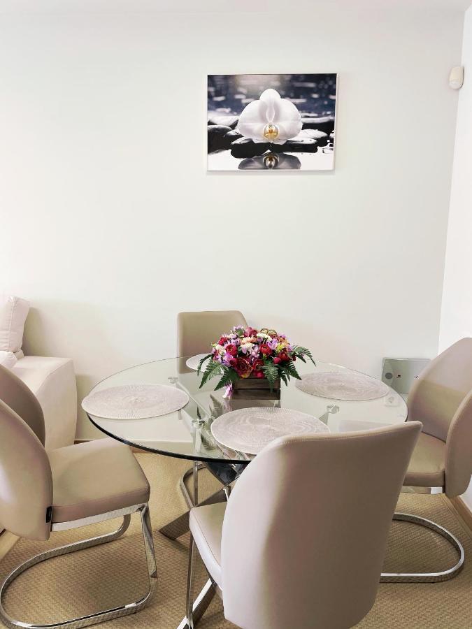 Golden Gardens Lux Apartment خافييا المظهر الخارجي الصورة